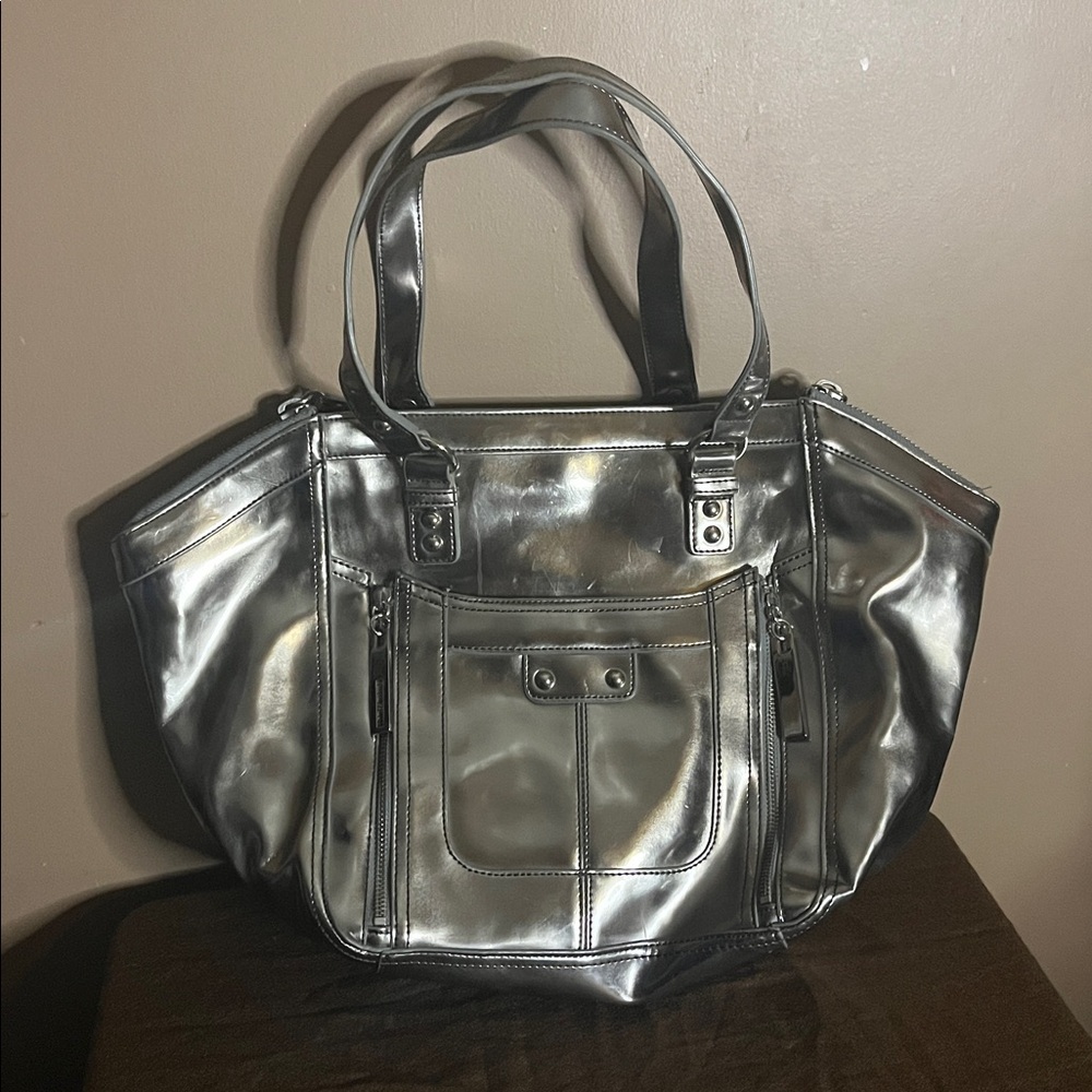 😄Shiny Silver Purse & Wristlet 90’s Glam Bag